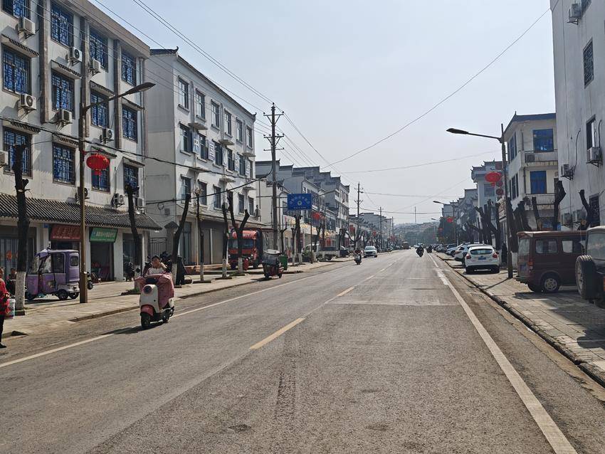 长岗镇：张灯结彩迎新春 喜庆祥和过大年.docx