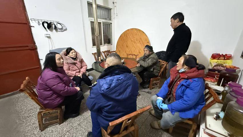 火灾无情毁家园 人间有爱暖人心.doc