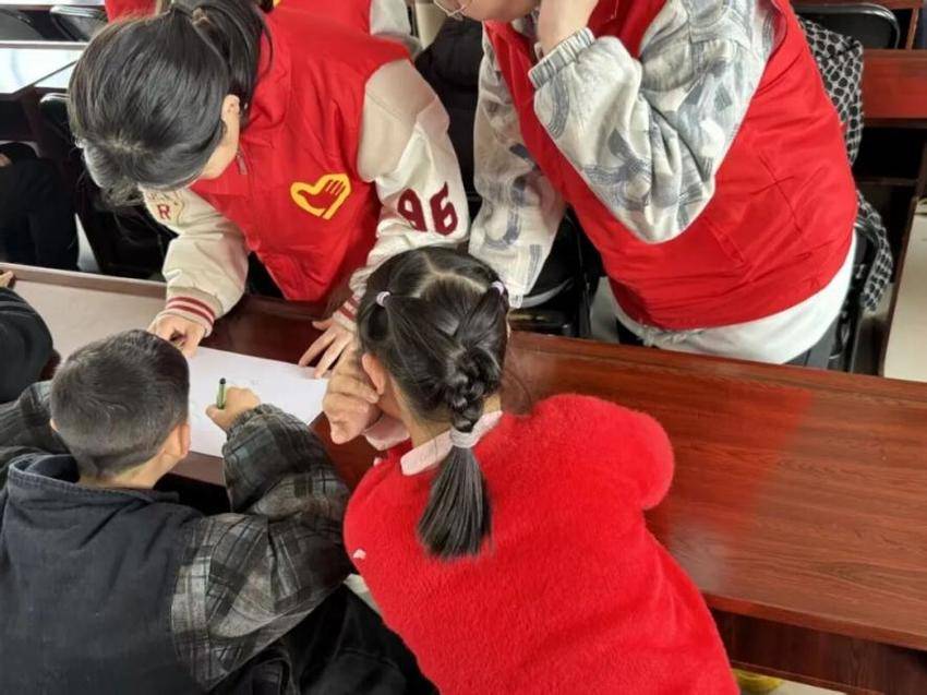 “小青桃” 志愿服务队走进仙桃特校.docx