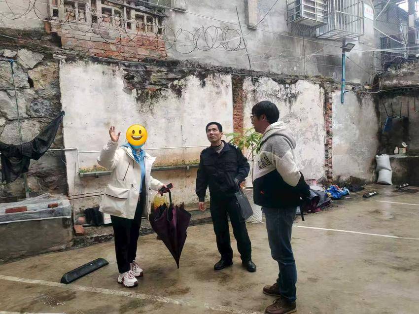 网格员巧解邻里矛盾 守护社区温情.doc