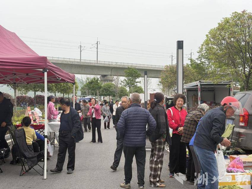 彭思镇的赶集密码与复兴脉动.docx