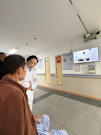 精准诊疗破难题 人文关怀暖无声——潜江市中心医院成功救治一名聋哑复杂性肝恶性肿瘤患者（已修改）.docx