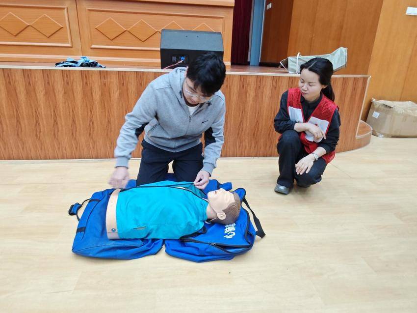 三伏潭镇开展 2026 年应急救护培训 筑牢生命安全防线.docx