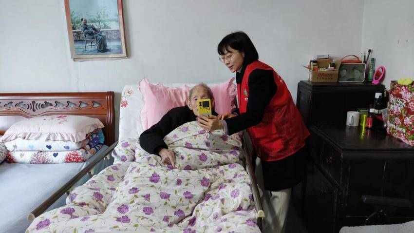 东风路街道：数据赋能精准服务 帮办代办直达民心(1).docx