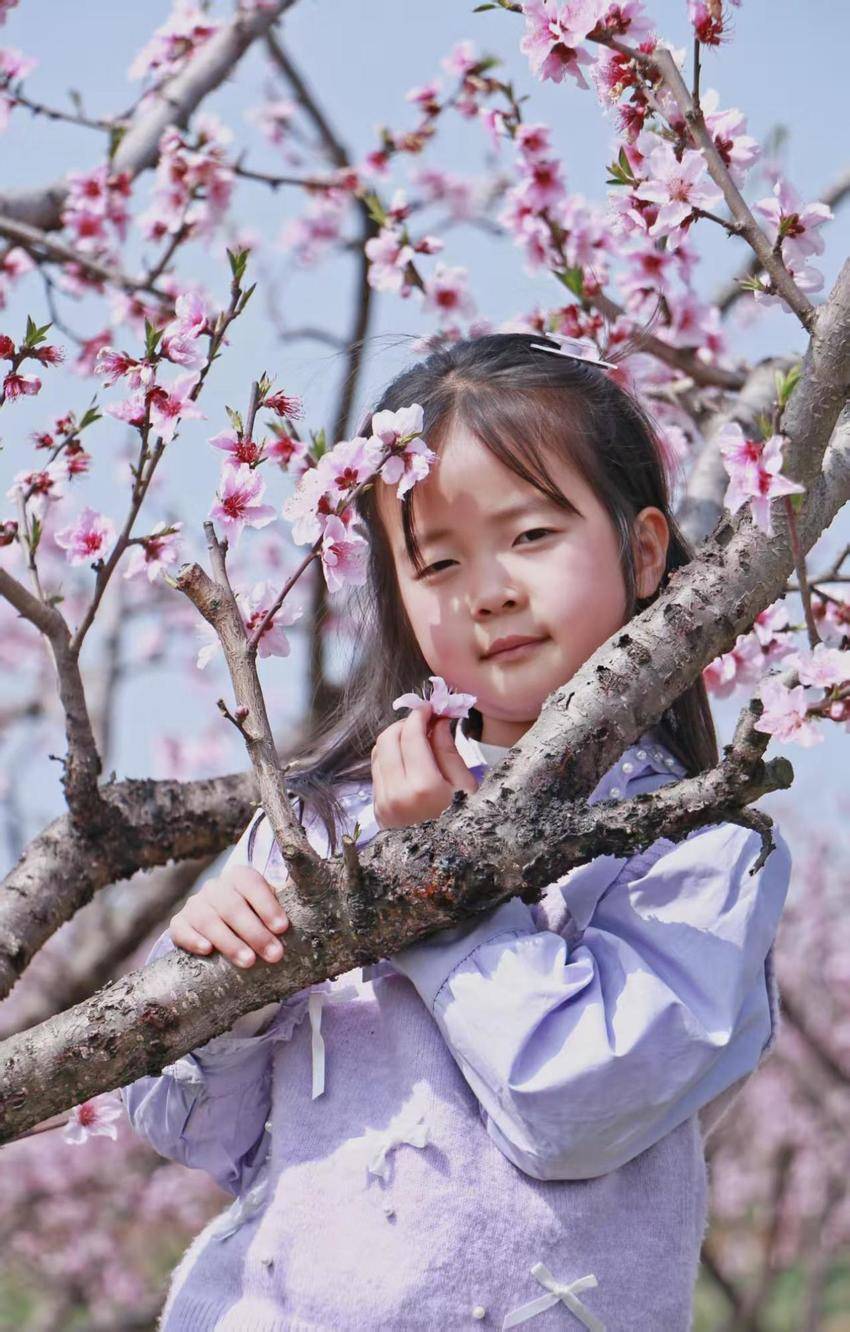 双减赋能添春色 桃花灼灼润童心.docx