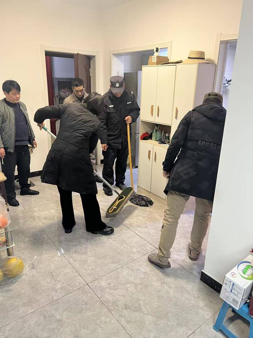 [点军街道]过节下水道堵塞闹心 村+物业联动迅速疏通让居民舒心春节.docx