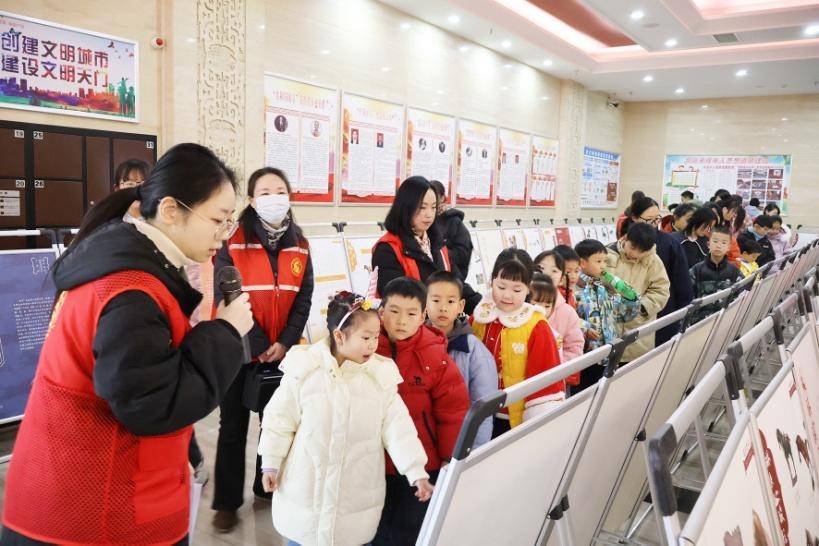 骏彩非遗润童心 文博纳福迎新春——天门市博物馆亲子文化体验活动圆满举行.docx