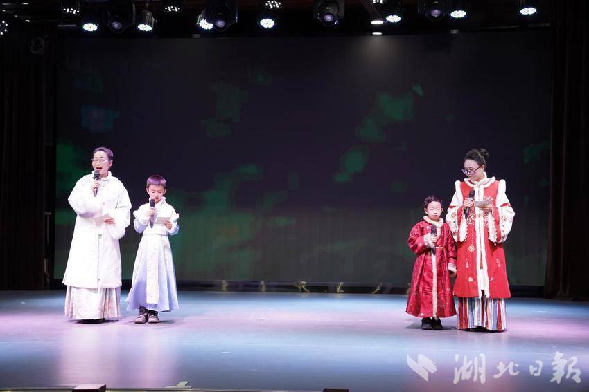 2.8 《百年辉煌咏工会》声动咸宁  书香润心照亮奋斗征程.docx