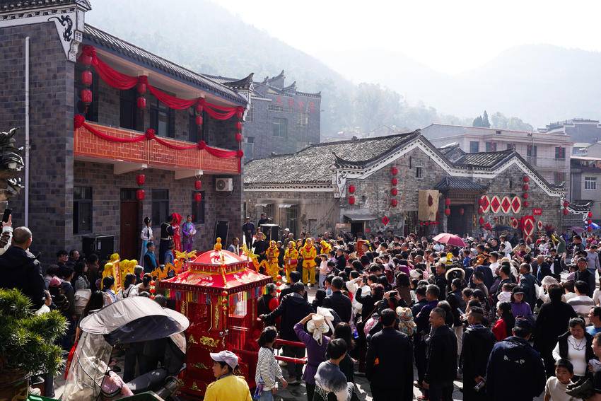春节假期期间，超11万人次打卡！上冯古村马年新春，年味拉满，余韵悠长～.docx