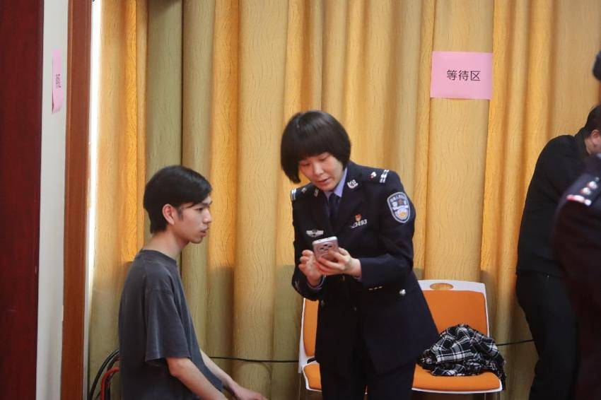 光谷公安“引证入园”助企便民优服务.docx