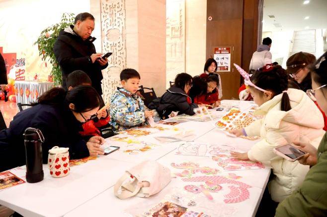 骏彩非遗润童心 文博纳福迎新春——天门市博物馆亲子文化体验活动圆满举行.docx