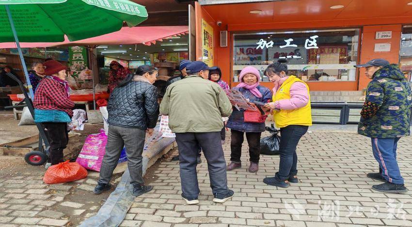 禁毒宣传进商铺 防毒意识入人心(1).docx