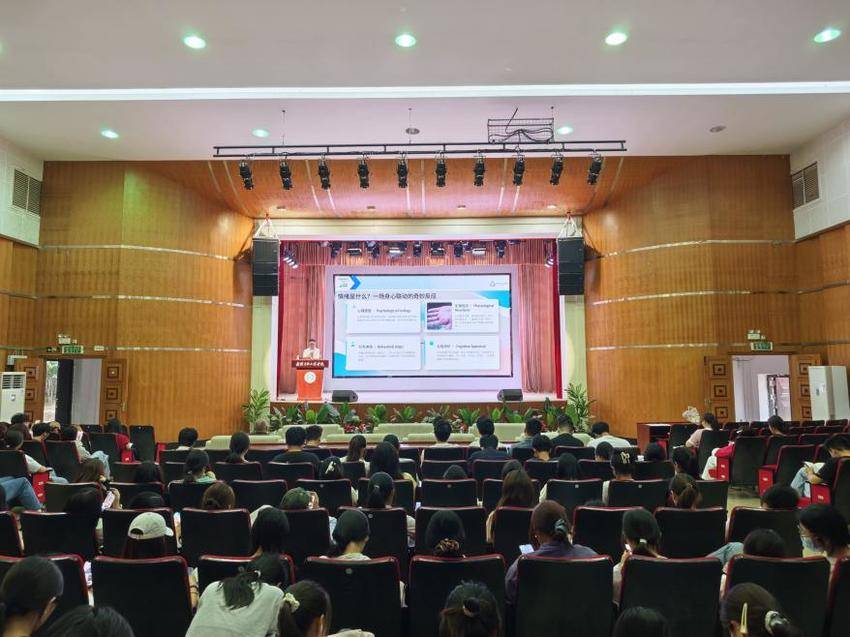 长江新区“健康科普行-万场健康知识讲座”首场活动走进武生院.docx