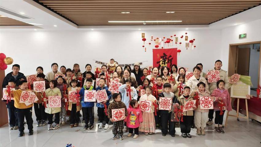 【新闻稿】“把爱带回家·暖心护航伴成长”——这个春节，葛店经开区的孩子和家长，把爱和年味一起带回家（终稿）.docx