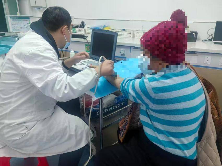 医患共话暖新春 同心守护“生命线”：枣阳市吴店镇中心卫生院血透室举办新年茶话会.docx