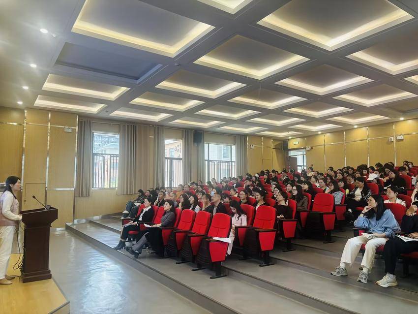 凝心聚力抓落实 笃行实干促提升.doc