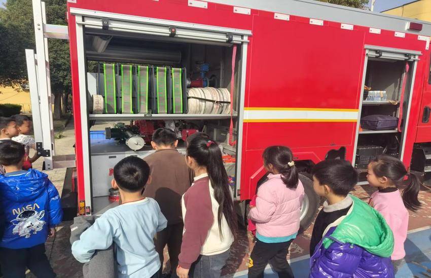 淅河二小大堰坡校区开展消防安全演练.docx