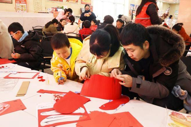 骏彩非遗润童心 文博纳福迎新春——天门市博物馆亲子文化体验活动圆满举行.docx