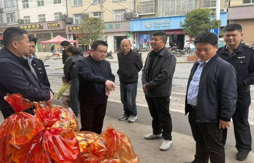 安陆市辛榨乡：筑牢清明安全防线 倡导文明绿色祭扫.docx