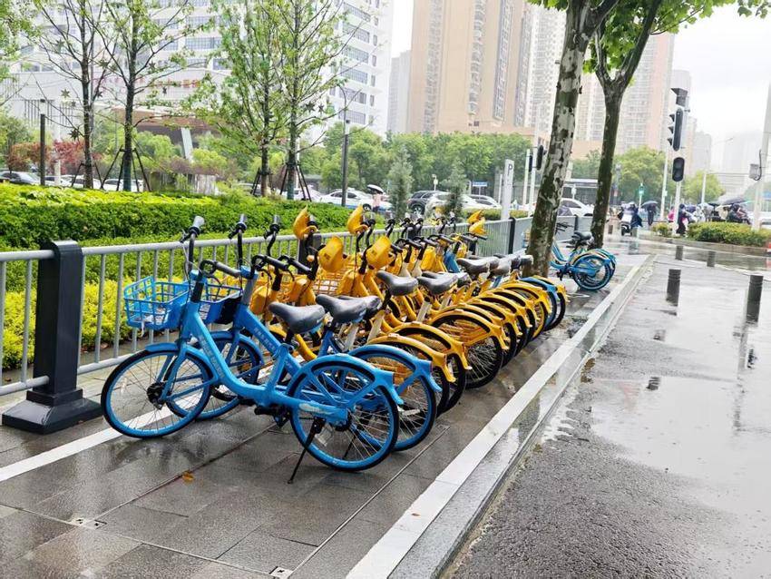 长江边的“公园式商圈”：武昌滨江天街解锁“园在城中、商在园里”新范式(1).docx