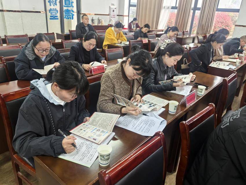 武当山特区教育系统开展消防安全专题培训.docx