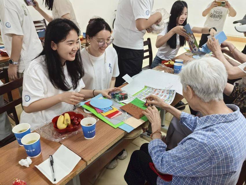 万松街道凌云社区：重温儿时梦 共贺寿绵长6.1.docx