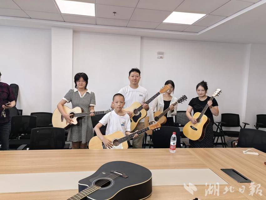 乐享弦音 艺暖社区——吉他公益课堂进社区.docx