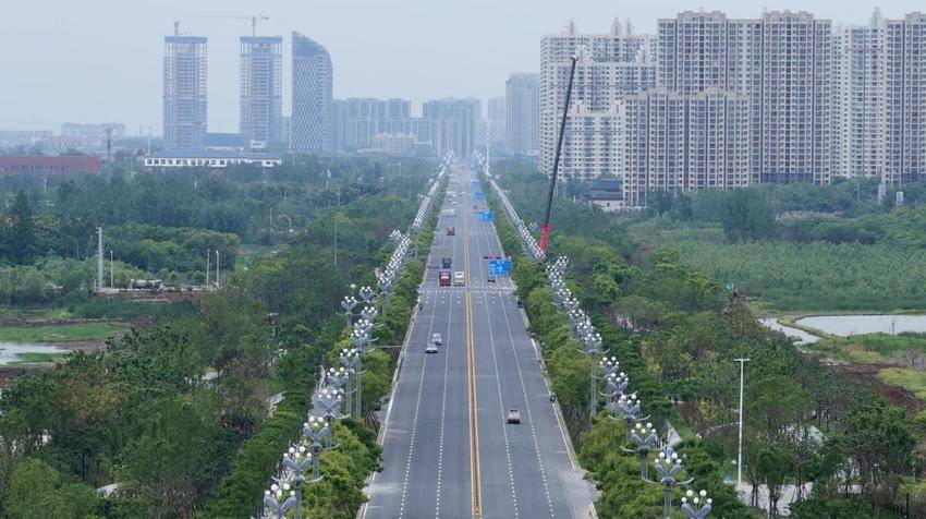 藏不住了！这条绿廊太治愈.docx