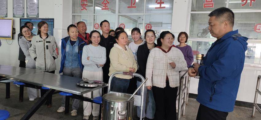 英山县实验中学雷店校区食堂开放日活动.docx   4.2.docx