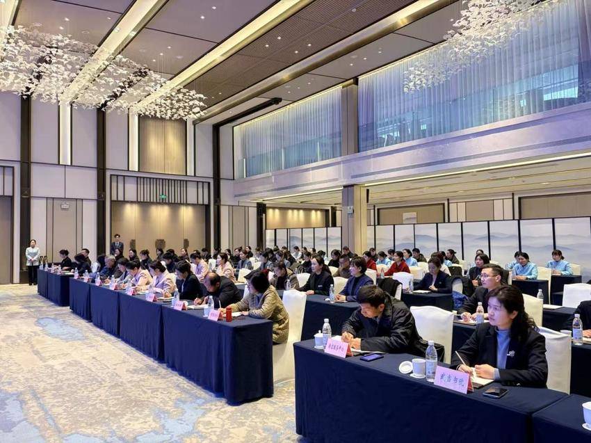 武当山召开2026年首个国际太极拳日主题展演活动酒店服务能力提升培训(2)(1).docx