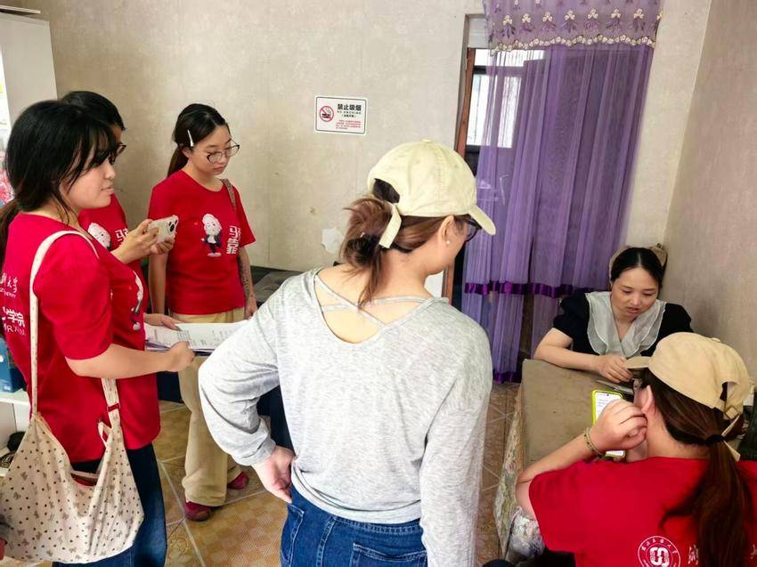 7.31黄泥坝社区：青春赋能基层 服务温暖民心.docx