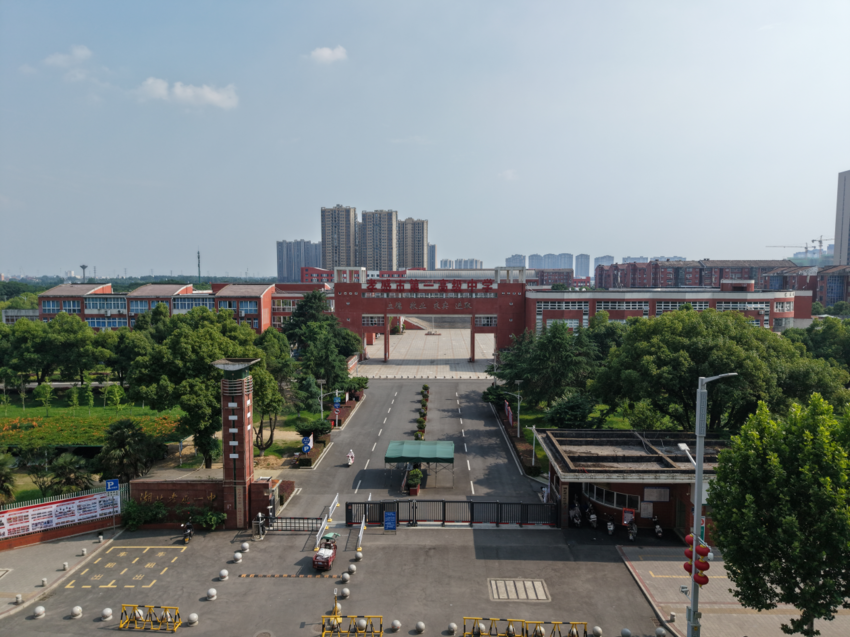 迎战高考无所惧，师生同心逐梦行.docx