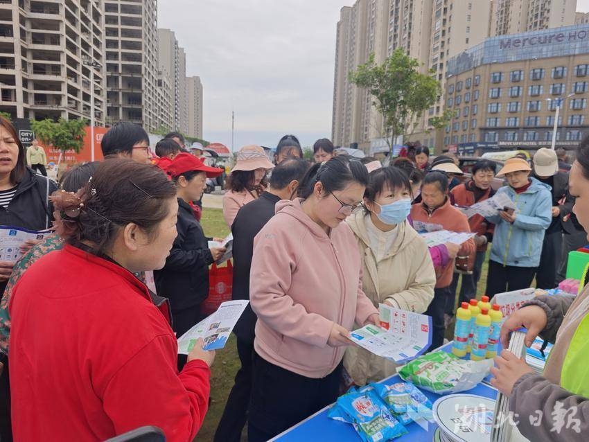 清风润社区 绿色筑家园阳逻街道开展廉洁环保主题共建活动(1).docx