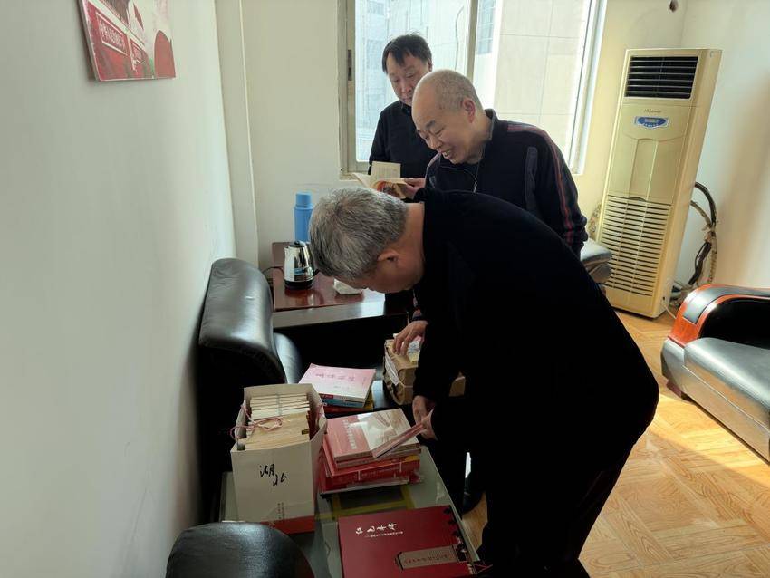 仙桃文博工作简报-（第07期）市老促会向市博物馆捐赠书籍 助力红色文化传承.docx