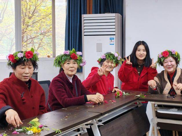 4.2梨花风起正清明，文明春风润红卫.docx