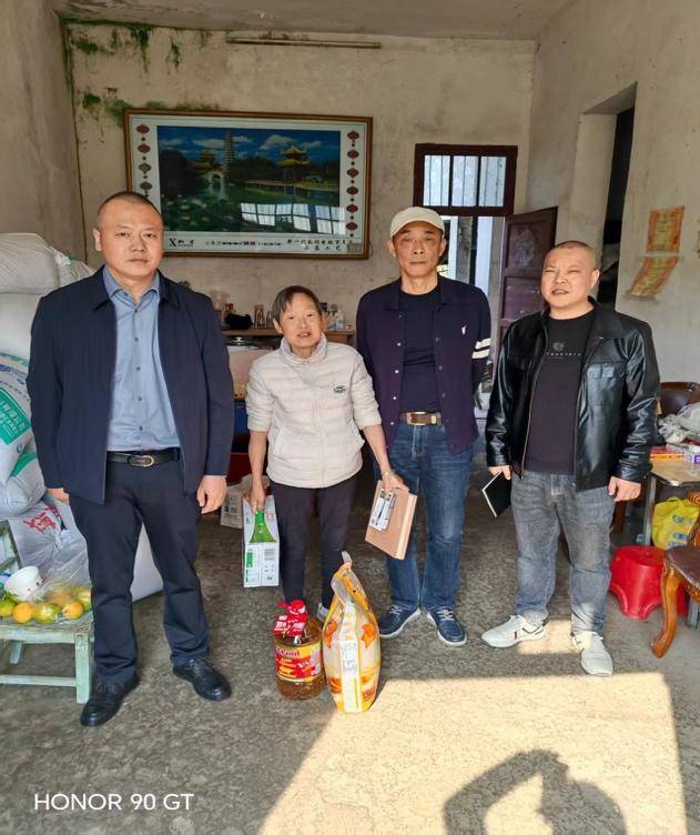 爱心助学送温暖 情系学子助远航.docx