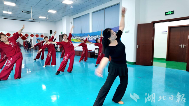 运动促健康 欢乐进社区 701社区开展全民健身公益活动.docx