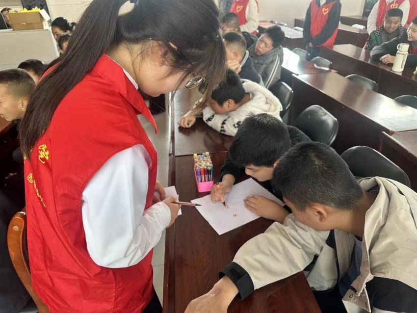 “小青桃” 志愿服务队走进仙桃特校.docx