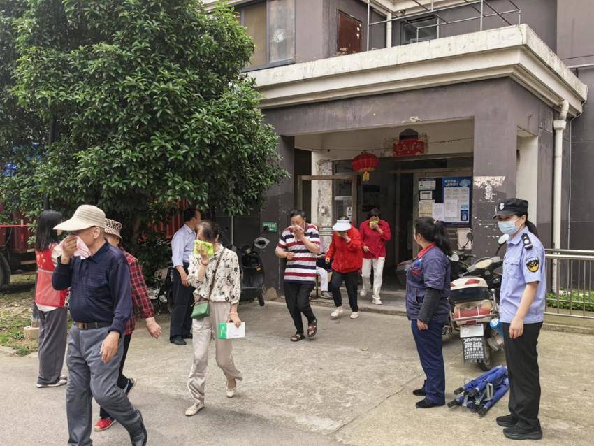 （定）白玉山街道应急办新闻稿）实景演练砺精兵 全民参与筑防线20260514.doc