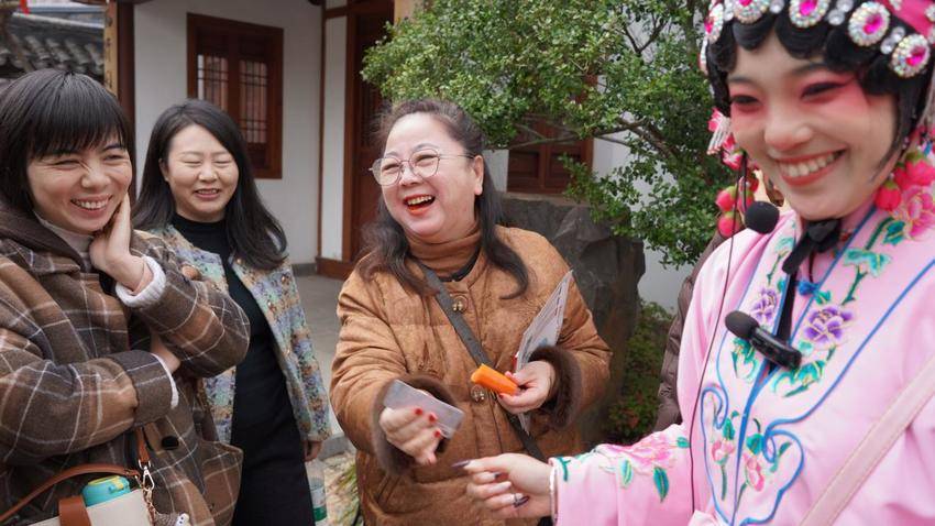 【特别策划】春日漫游，且行且歌，赴一场心灵之约.docx