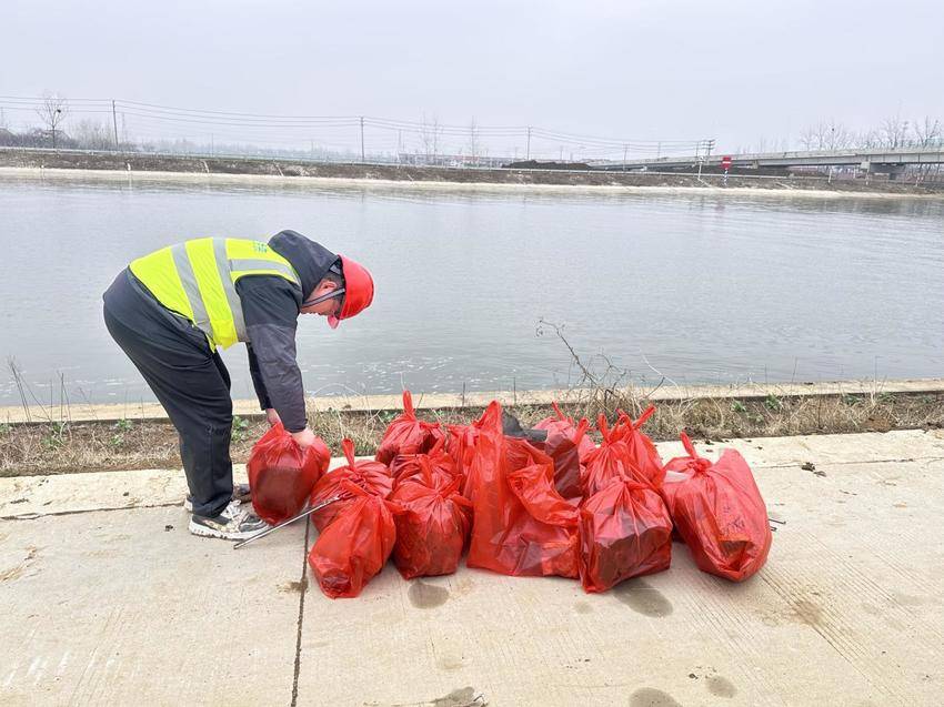 【特别策划】学雷锋践初心 携手共建绿色港航.docx