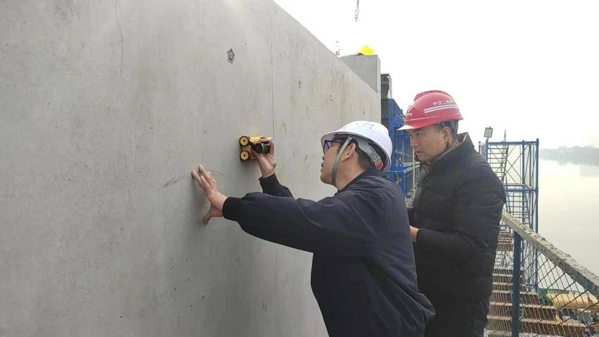 【特别策划】质量“守门人”周欢庆.docx