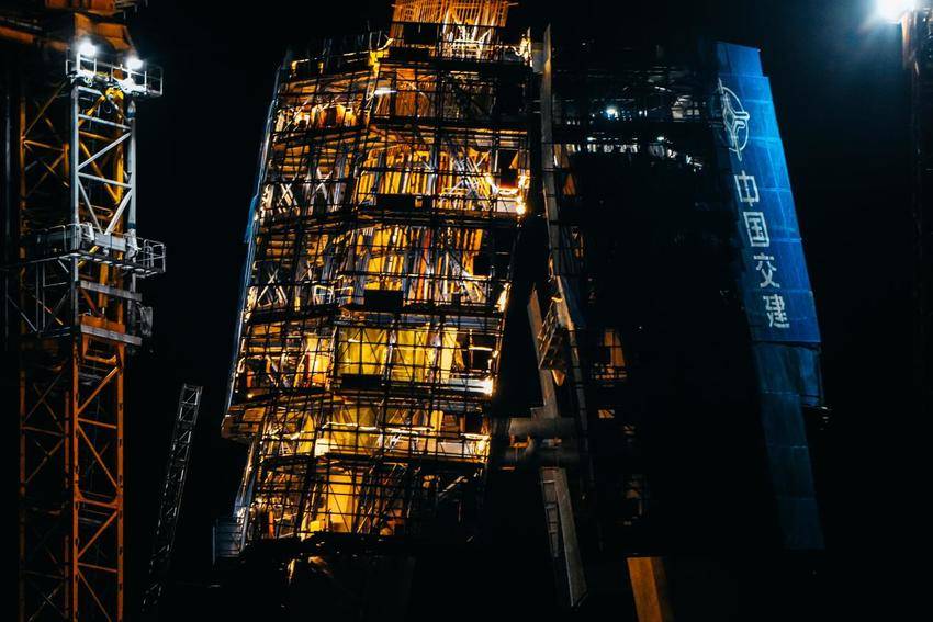 【特别策划】桥塔百米高空“蜕壳”记.docx