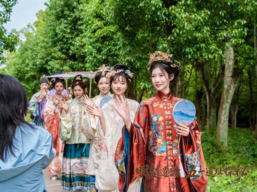 楚王叫我来巡山(1)(2)(1).docx
