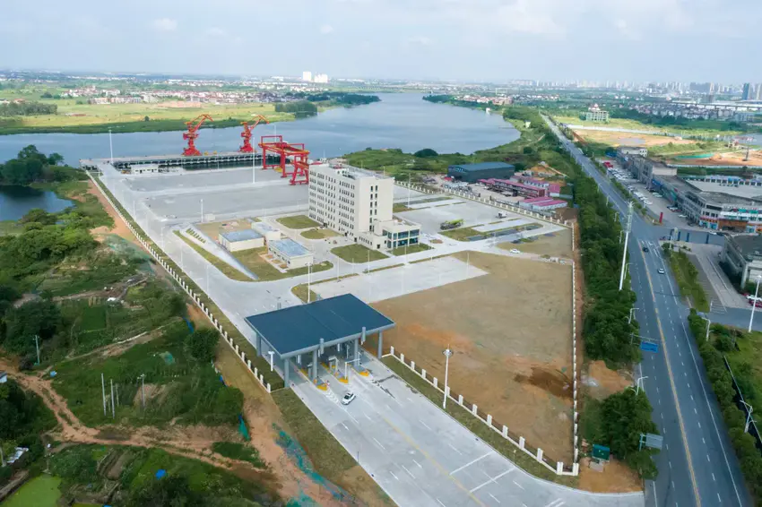 【特别策划】信江潮起民生焕章——鹰潭港中童作业区码头赋能赣东北纪实.docx