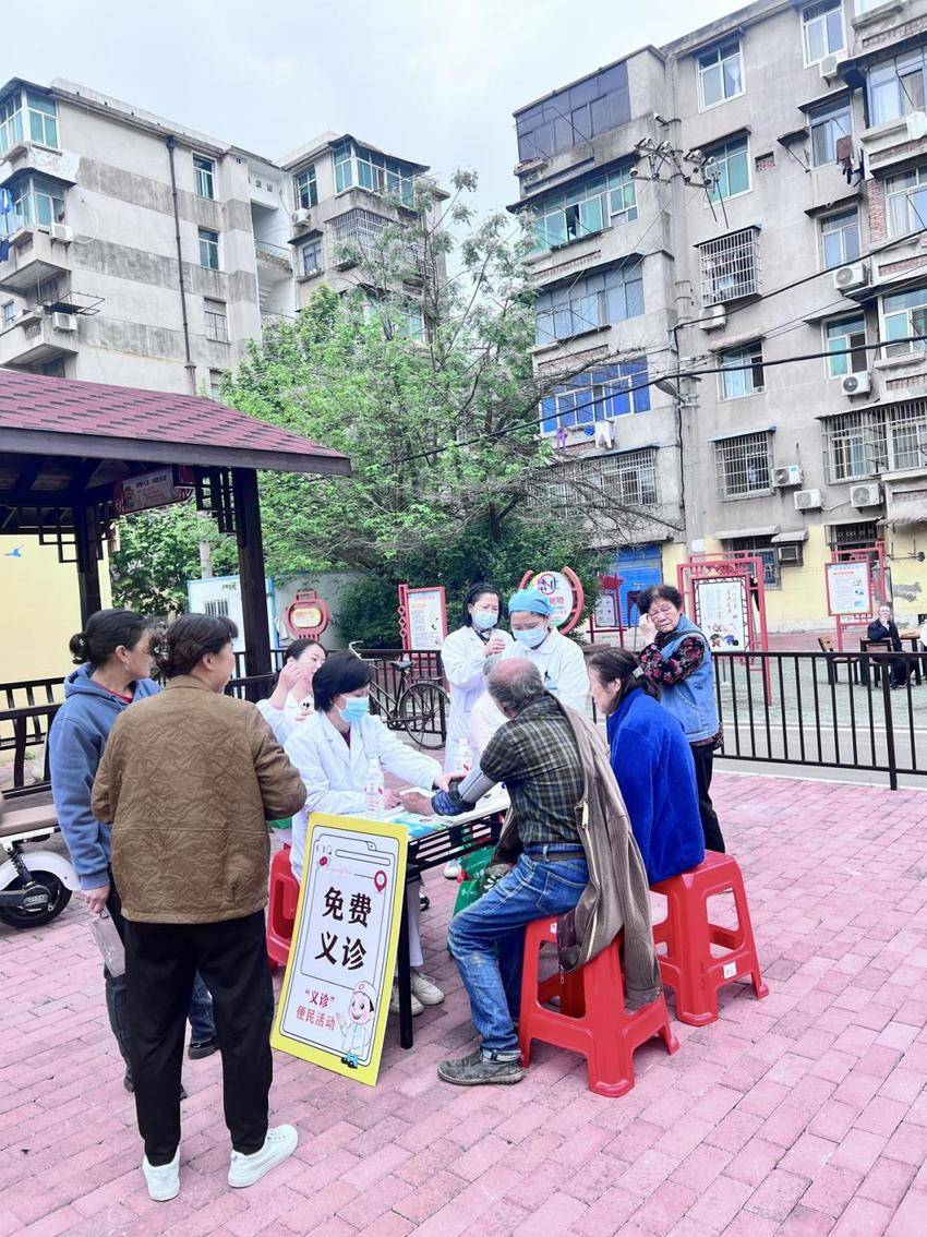【2026.04.27】“小工匠”汇聚大能量白玉山街道打造“家门口的便民集市”(2).docx