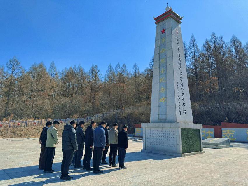 【特别策划】中交二航局三公司各单位开展清明节祭扫活动.docx