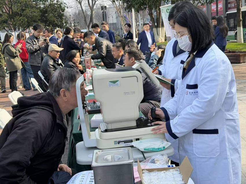 武汉市江汉区开展计量惠民行动，用心守护群众清晰“视界”(1)(1)(1)(1).docx