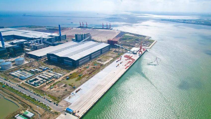 【特别策划】与潮汐赛跑  三个万吨级泊位的答卷.docx