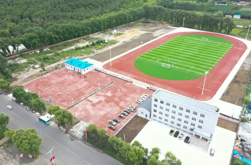 【特别策划】绿茵承期盼 赛场惠万家.docx